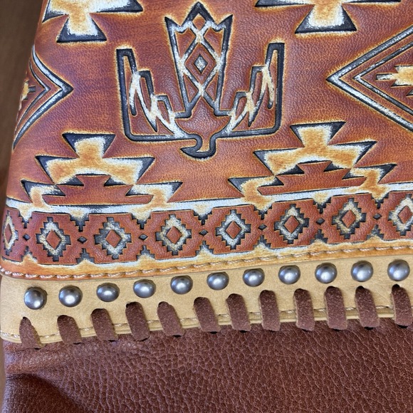 Montana West Purse Bag Brown Aztec Southwest Embossed Rivets Great Condition - Picture 4 of 16